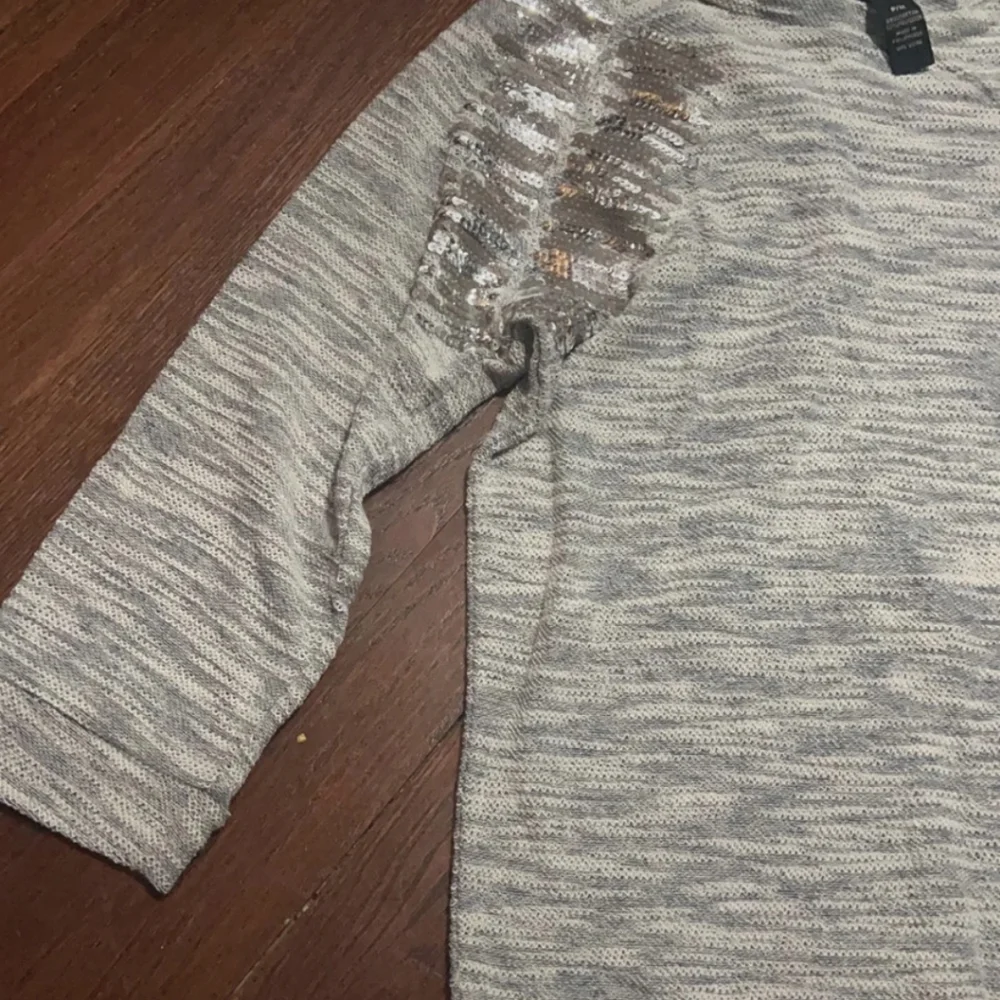 NWT INC International Concepts sz Petite Medium Grey Woven Sequined Sweater - Picture 3 of 6